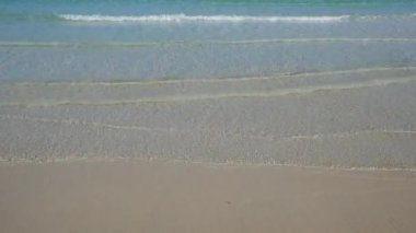 Tayland 'da turkuaz suyu olan güzel bir sahil..