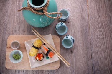 Japon suşi ve sake set