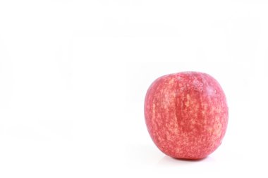 Olgun Kırmızı elma. Beyaz bir arka plan üzerinde izole.