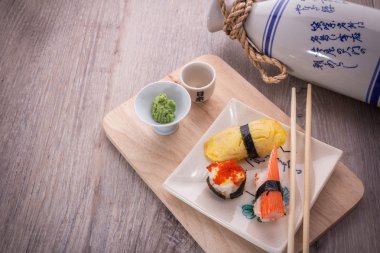 Japon suşi ve sake set