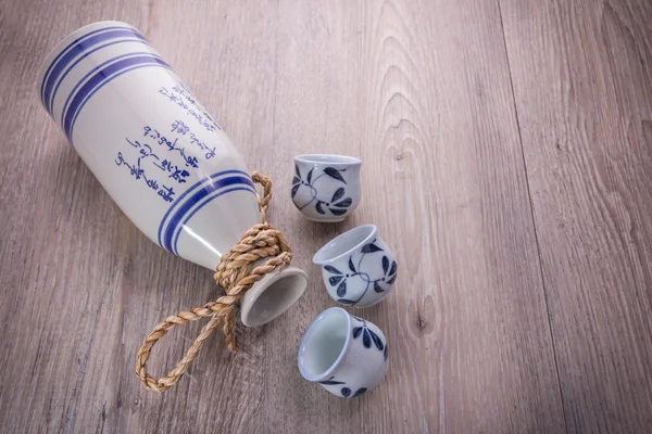 Japanese sushi and sake set — Stock Photo, Image