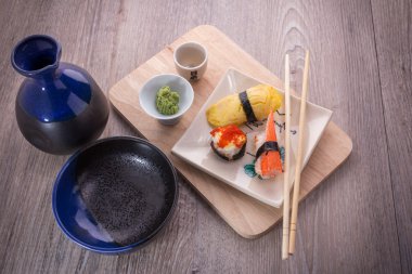 Japon suşi ve sake set