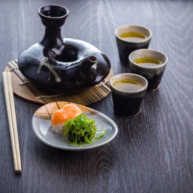 çay seti ve suşi