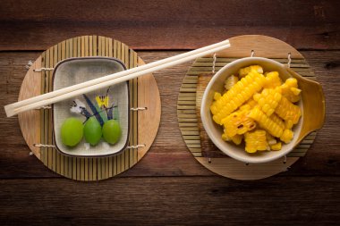 Mısır ahşap arka plan üzerinde bölme