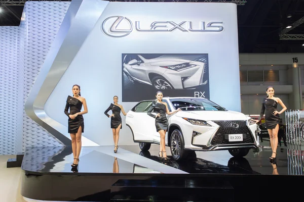Modelo no identificado con Lexus RX 200t Car — Foto de Stock