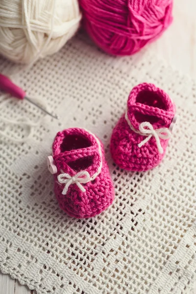 Botas de bebê de crochê — Fotografia de Stock