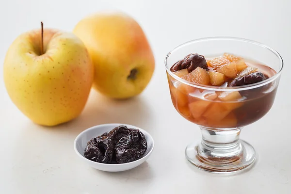 Ripe Apples and Prune Compote — Stock Photo, Image