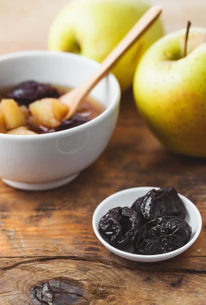 Ripe Apples and Prune Compote — Stock Photo, Image