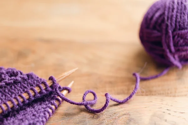 Crochet hooks with yarn ball — Stock Photo, Image