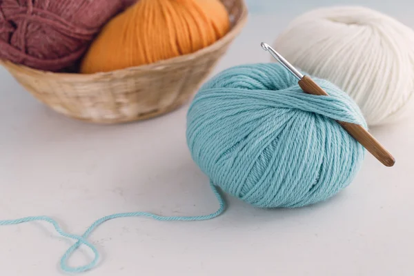 Yarn with crochet hook — Stock Photo, Image