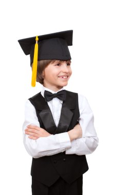 collegiate şapkalı genç çocuk