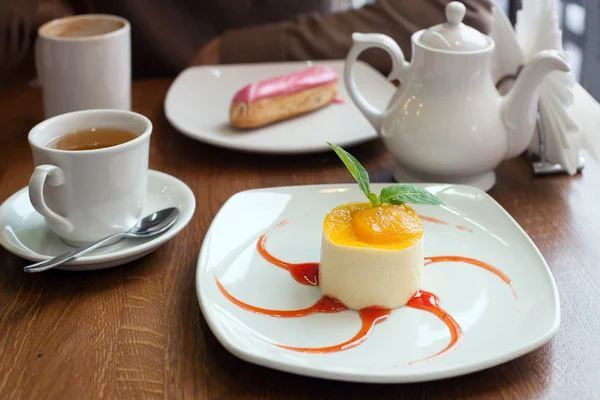 Mousse with passionfruit jam — Stock Photo, Image