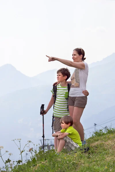 Two boys with them mother — Stock Photo, Image