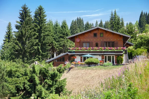 Berg Chalet, Alpen — Stockfoto