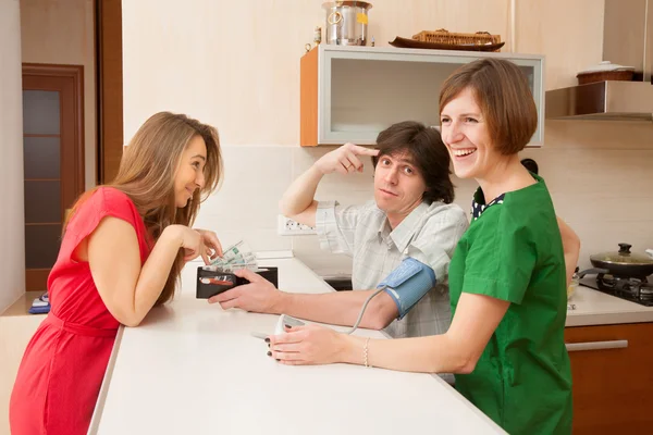 Young women take away money — Stock Photo, Image