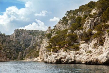 massif des calanques kayalıklarla