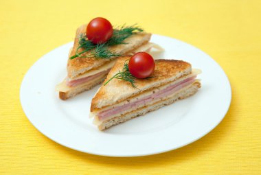 jambon ve peynirli tost