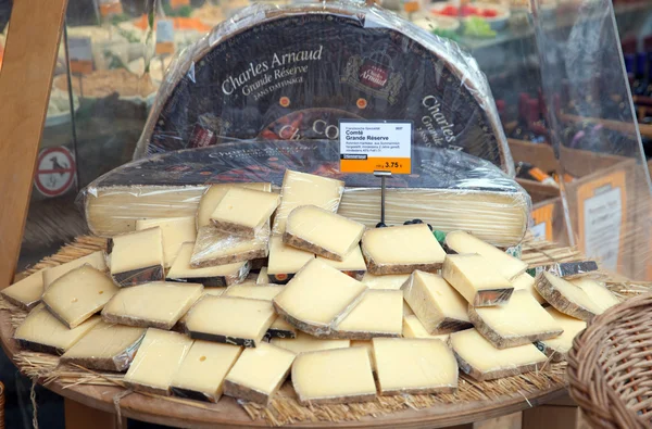 French cheese in market — Stock Photo, Image