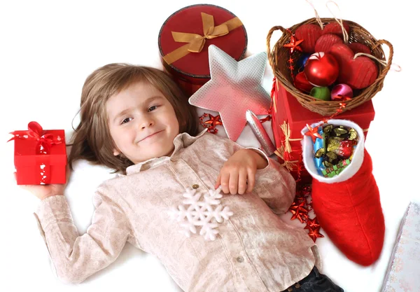 Ragazzo con regalo — Foto Stock