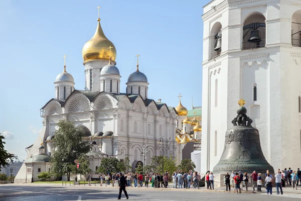 Annunciation cathedral and Tsar bell — Stock Photo, Image