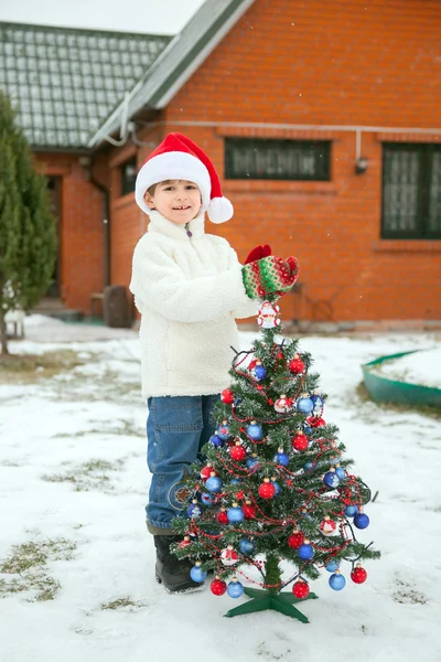 Niño feliz en Santa Gorra —  Fotos de Stock