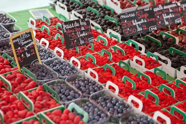 Berries on   market — Stock Photo, Image