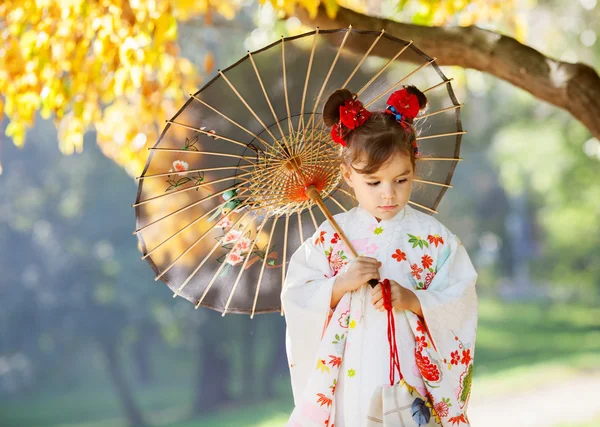 Menina em quimono — Fotografia de Stock