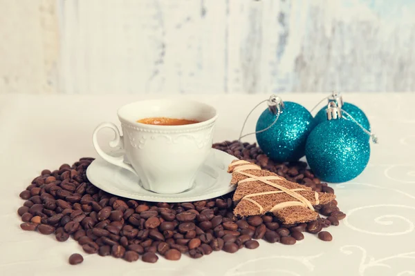 Coffee and christmas decorations — Stock Photo, Image