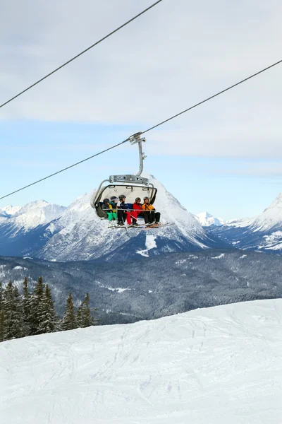 Síelők a Seefeld ski resort — Stock Fotó