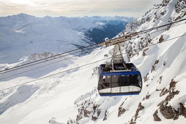 Valluga's cable car cabin