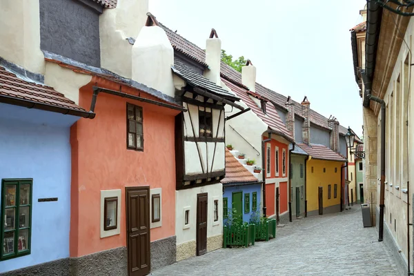 Pequenas casas na rua dourada — Fotografia de Stock