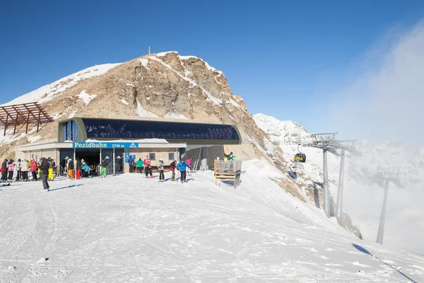 Estación superior del teleférico de Pezidbahn — Foto de Stock