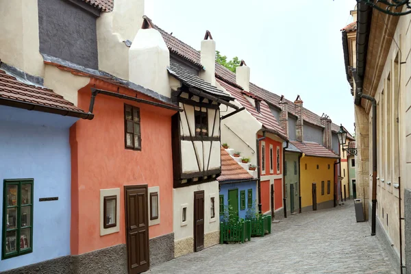 Pequenas casas na rua dourada — Fotografia de Stock