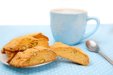 Çerezler ile sıcak içecek