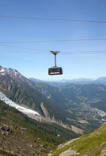 Нижняя каюта канатной дороги Aiguille du Midi — стоковое фото