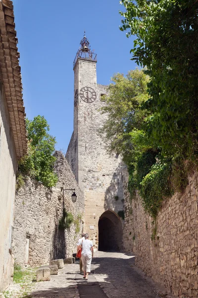 Vaison-la-Romaine adlı eski sokak görünümü — Stok fotoğraf