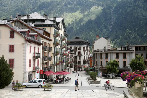 Vierkant in stad Chamonix-Mont-Blanc — Stockfoto