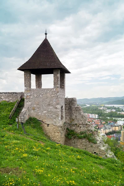Башня замка в Тренчине — стоковое фото