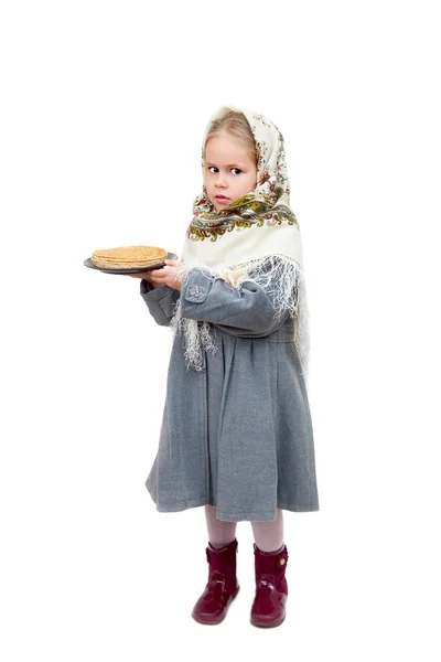 小女孩用板的薄煎饼 — 图库照片