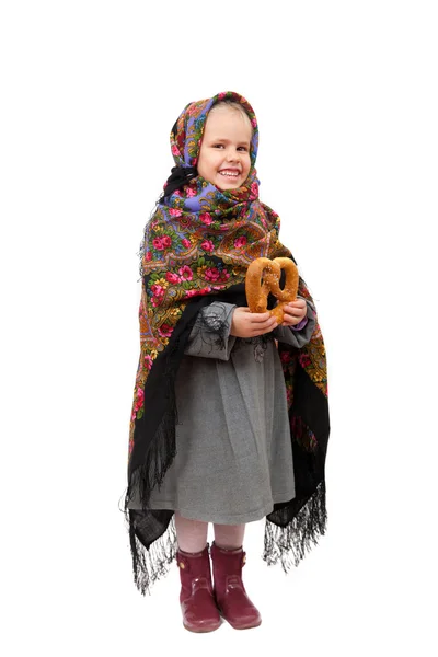 Chica en el pañuelo ruso con pretzel —  Fotos de Stock