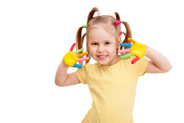 Meisje met geschilderde handen — Stockfoto