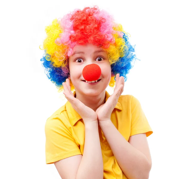 Jongen met rode clowns neus — Stockfoto