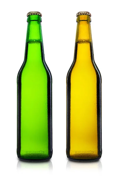 Kahverengi ve yeşil şişe soğuk bira. Beyaz arka planda 500 ml izole edilmiş. Telifsiz Stok Fotoğraflar