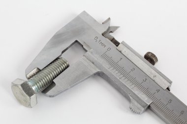 Vernier kumpas ile ölçüm cıvata