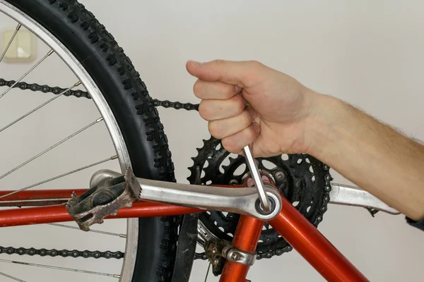 Bicycle pedal repairing