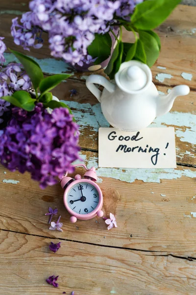 Flores lilás de dois tons com nota Bom Dia — Fotografia de Stock