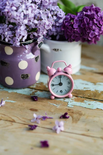 Two tone Lilac flowers with Good Morning note — Stock Photo, Image