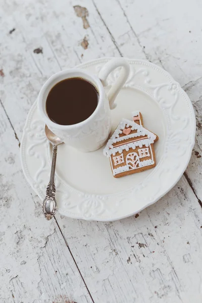 Buon Natale composizione con caffè e pan di zenzero dolci a — Foto Stock