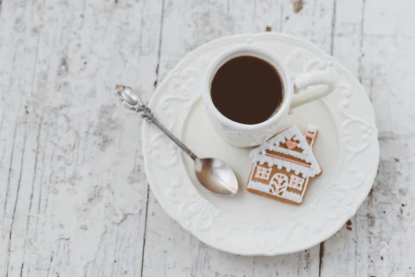 Buon Natale composizione con caffè e pan di zenzero dolci a — Foto Stock