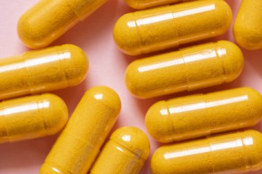 Curkimin zerdeçal haplarının makroyu kapat